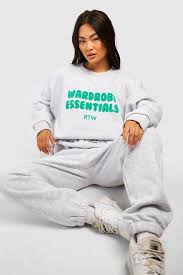 The Essential Sweat Suit A Blend of Comfort and Versatility